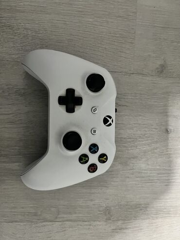 ip video kamere: Xbox One S dzojstik odlicno ocuvan osim sto nema 2 dugmeta i centralni