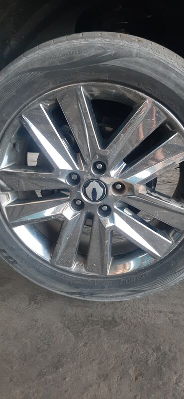 Дөңгөлөктөр монтажда: Дөңгөлөктөр монтажда 255 / 50 / R 20, 1 даана, Жол тандабастар (АТ/МТ), Куйма, тешиктери - 5