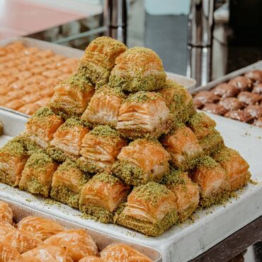 Un məmulatları: Şirniyyat sifarişi qəbul olunur. Qiymət say və ölçü razılaşma ilədir — 11