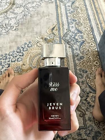 bustqalter: Orginal Jeven Brus “Kiss Me” – kişi üçün Eau de Parfum - Həcm: 50 ml — 5