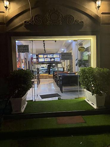 kafe stolari: Pizza, Pide, Lahmacun və Kabab-Dürüm restoranı - Mərkəzi yerdə — 4