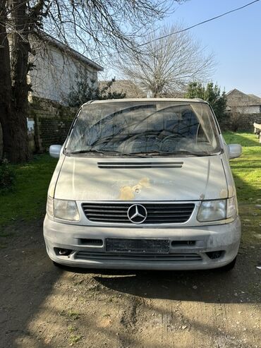 Mercedes-Benz: Satılır ılı:2000 mator 2.2 sdi mexanika karopka yer sayi 5+1 senedle — 2