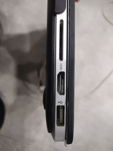 Apple MacBook: Apple MacBook noutbuku - Gümüş/alüminium korpus, qara arxa qapaqda -da lalafo.az — 11 Apple MacBook: Apple MacBook noutbuku - Gümüş/alüminium korpus, qara arxa qapaqda — 11