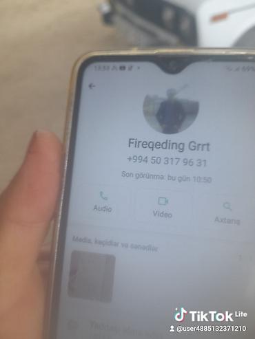 Motobloklar: Mavi rəngli MTZ tipli təkərli traktor. Texniki xüsusiyyətlər: - Dörd — 3