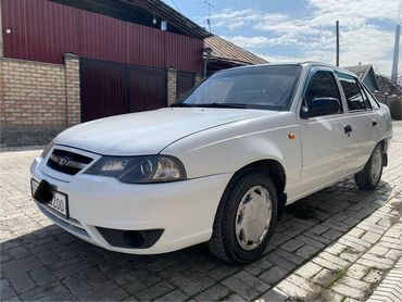 Daewoo: Daewoo Nexia: 2013 г., 1.5 л, Механика, Бензин, Седан