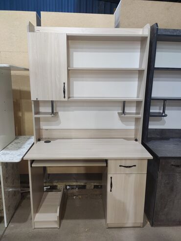 Парты: Новые столы компьютерные сом шкафчиком из российского материала длина — 5