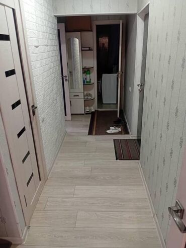 продаю в связи с переездом: 2 комнаты, Агентство недвижимости, С мебелью частично