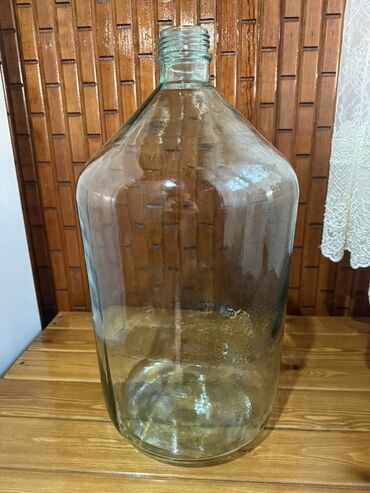 продаю чешский графин: Бутылки