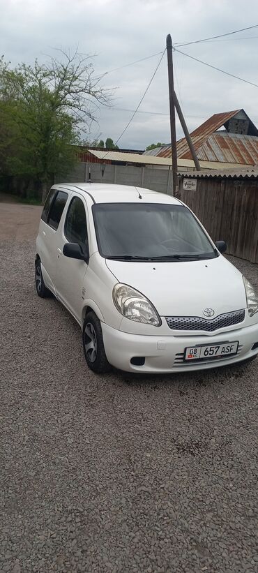 россия номер машина: Toyota Yaris Verso: 2001 г., 1.3 л, Механика, Бензин, Универсал