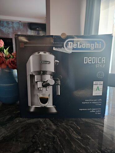 Kuhinjski aparati: Prodajem nov(nekorišćen) DeLonghi aparat za espresso.Nije ni