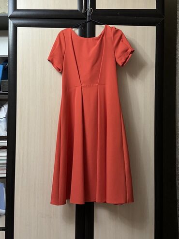 вечернее платье кораллового цвета: Повседневное платье, Лето, Короткая модель, Трапеция, L (EU 40)