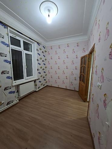 bakıda kreditle evler: 2 mərtəbəli binanın 1ci mərtəbəsi,qanuni 2 otaqlı,43kv+27kv artırma — 6