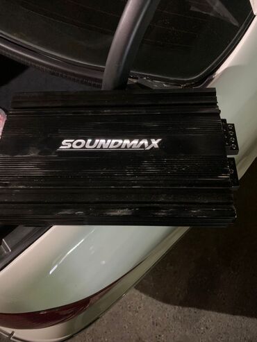 авто эквалайзер: Soundmax brendinə məxsus avtomobil audio gücləndiricisi. Cihaz