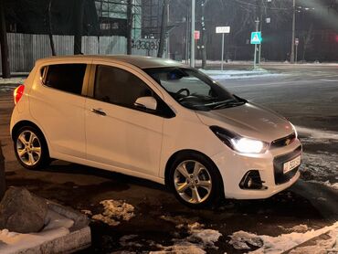 Chevrolet: Chevrolet Spark: 2016 г., 1 л, Автомат, Бензин, Хэтчбэк