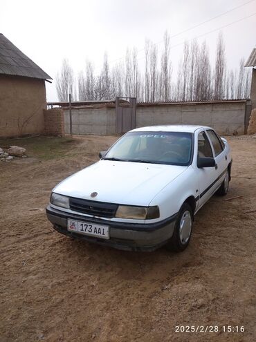 авто присеп: Opel Vectra: 1990 г., 1.6 л, Механика, Бензин, Седан