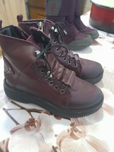 zara obuca za zene: Boots, Size - 31