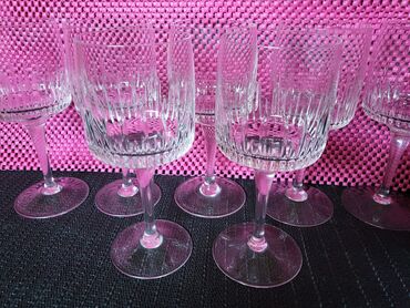 Čaše: Case nove kristal 60,70te za vino,rucni rad. Case komada 7 u ceni — 9