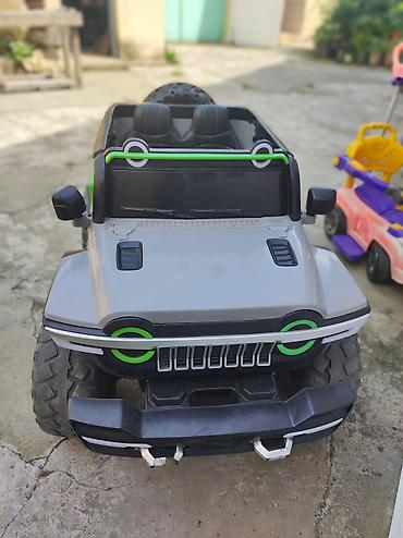 interaktiv oyuncaq itlər: Uşaqlar üçün elektrikli off-road tipli minik maşını - Rəng: boz-qara — 2