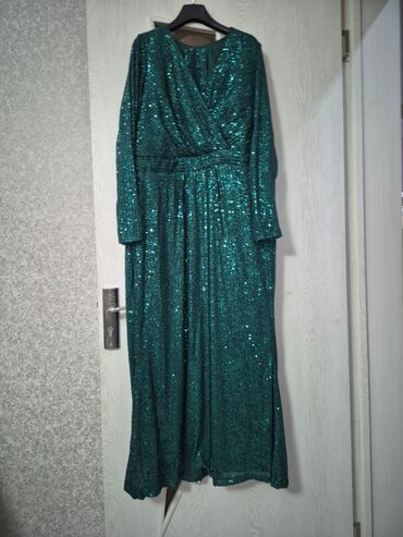 Dəstlər, kostyumlar: Qadın geyimləri dəsti – müxtəlif modellər 1) Qara rəngli, xırda ağ — 4