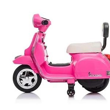 traktor igracka za decu: Dečiji električni skuter – Vespa stil, roze boja - Autentičan retro — 7