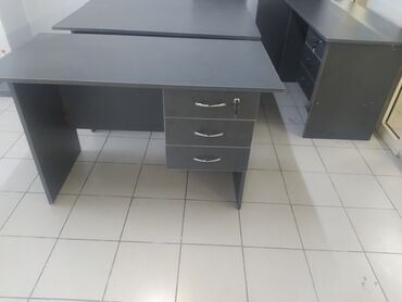 kompyuter stol: Yeni, İşçi üçün, Dördbucaq masa