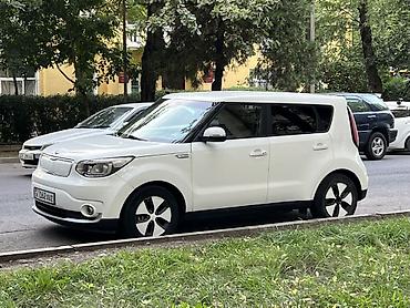 bmw 2020: Kia Soul EV: 2018 г., 1.4 л, Автомат, Электромобиль, Хэтчбэк — 2