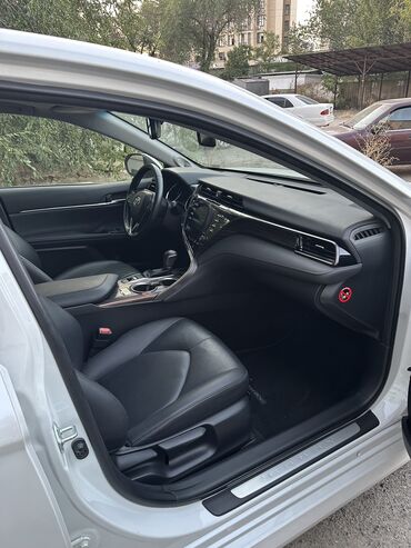 Toyota: Toyota Camry: 2018 г., 2.5 л, Автомат, Бензин, Седан — 11