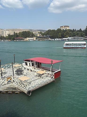 karavan maşınlar: Satılır: Qapalı kabinli, geniş göyərtəli qayıq - Korpus: fiberglas — 3