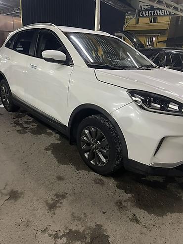 Другой электротранспорт: Электромобиль кроссовер (белый цвет) Weltmeister EX5 520 (2021 года) — 1