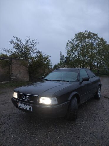 авто магнитолу: Audi 80: 1993 г., 2 л, Механика, Бензин