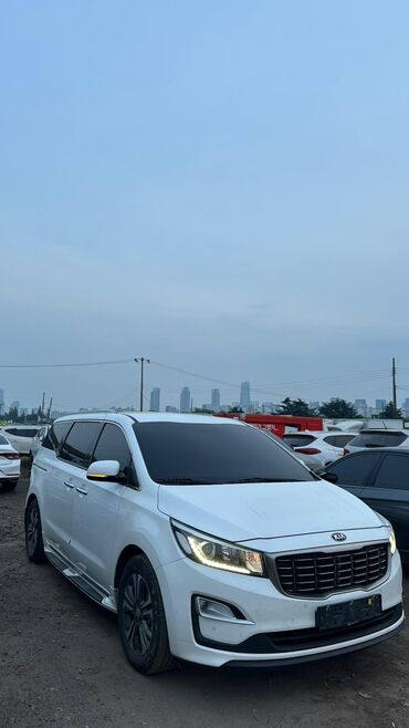 Kia: Kia Carnival: 2020 г. — 10