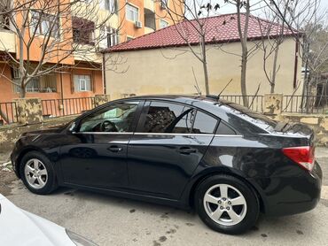 Chevrolet: Chevrolet Cruze sedan - Çox ekonomlu benzin xercleyir - Kuzov: qara — 3