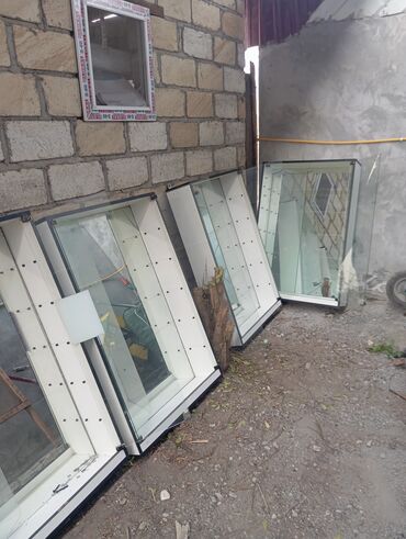 Stend vitrinləri: Mağaza vitrin avadanlıqları və reklam materialları - Şüşə vitrin — 6