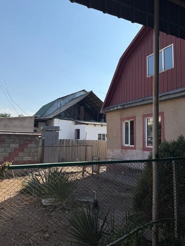 продаю дом старый автовокзал: Дом, 50 м², 3 комнаты, Риэлтор, Старый ремонт