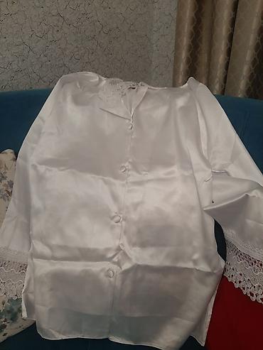 Alt paltarı: Yenidir.Pay alinib ve cox boyuk razmerdir deye satiram.deyerinden cox — 8