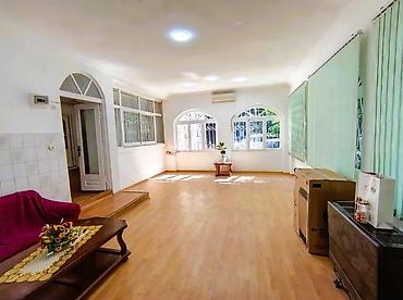 4 5 saatliq is elanlari: İcarəyə verilir 4 otaqlı ofis 80 m², Nəsimi r. 700 AZN/ay 4 otaqlı — 3
