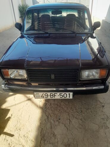 Digər nəqliyyat: VAZ 2107 sedan - Kuzov: 4 qapılı sedan, tünd tünd-bordo rəng - Nömrə