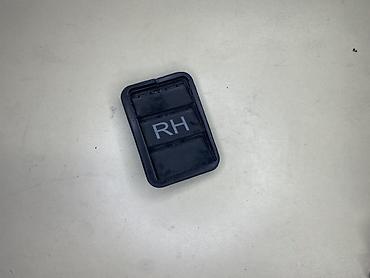 Заглушка/крышка пластиковая с маркировкой RH (Right Hand, правая