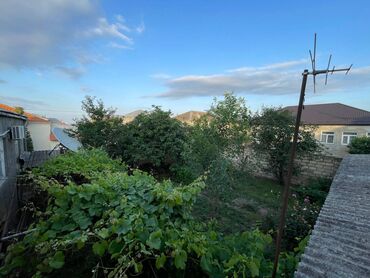 Həyət evləri və villaların satışı: 4 otaqlı, 81 kv. m, Yeni təmirli