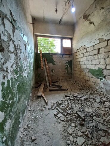 Anbar və emalatxanalar: 5 mertebeli binanin 1ci mertebesi 125kv 6 otaq elave kalidor iki — 8