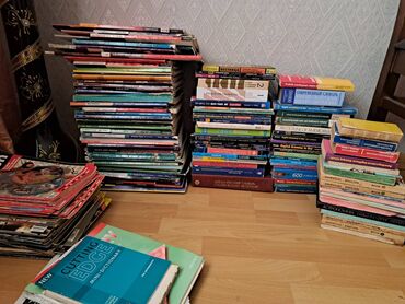 Kitablar, jurnallar, CD, DVD: İngilis Dili Dərsliklər. Hər Biri 1.50 Manat. Çatdırılma Yoxdur. Əlaqə