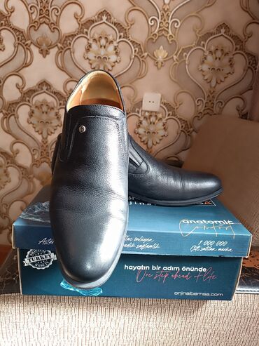 kişi üçün ev şap şapları: Etrafli malumat uçun Whatsappla elaqe saxlayin 44-45 razmer gedir