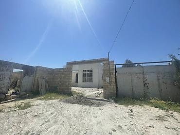 qaraj satilir: 3 otaqlı, 104 kv. m, Kredit var, Təmirsiz — 8