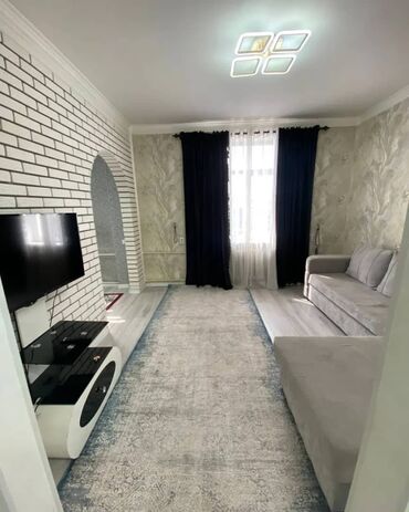 Долгосрочная аренда квартир: 2 комнаты, 52 м², Сталинка, 2 этаж, Евроремонт