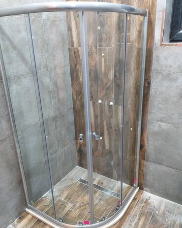 Duş kabinaları, arakəsmələr: Üstü qapalı kabina -da lalafo.az — 29 Duş kabinaları, arakəsmələr: Üstü qapalı kabina — 29