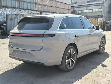 машина для гор: Lixiang L6: 2024 г., 1.5 л, Автомат, Гибрид, Кроссовер — 7