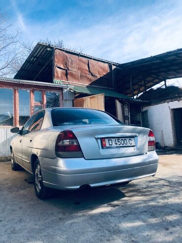 Daewoo: Daewoo Nubira: 2001 г., 1.6 л, Механика, Бензин, Седан