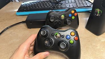 Xbox 360: Xbox 360 Slim прошитый freeboot. установлено 34 игры. Обслужена — 10