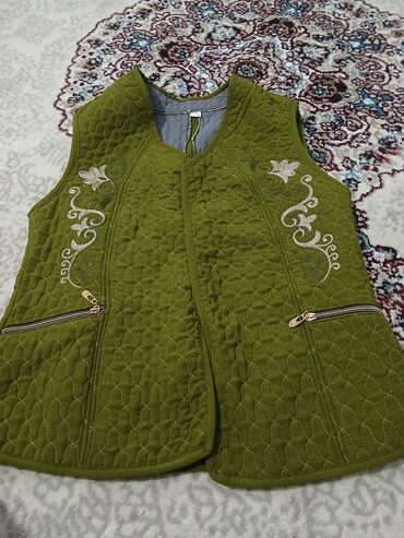 повседневные платья для женщин 50 лет купить: Другие жилеты 5XL (EU 50), цвет - Зеленый