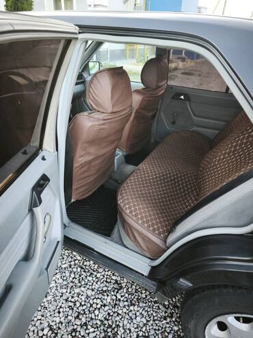 Зерноуборочные комбайны: Зерноуборочный комбайн самоходного типа, предназначенный для уборки at lalafo.kg — 19 Зерноуборочные комбайны: Зерноуборочный комбайн самоходного типа, предназначенный для уборки — 19